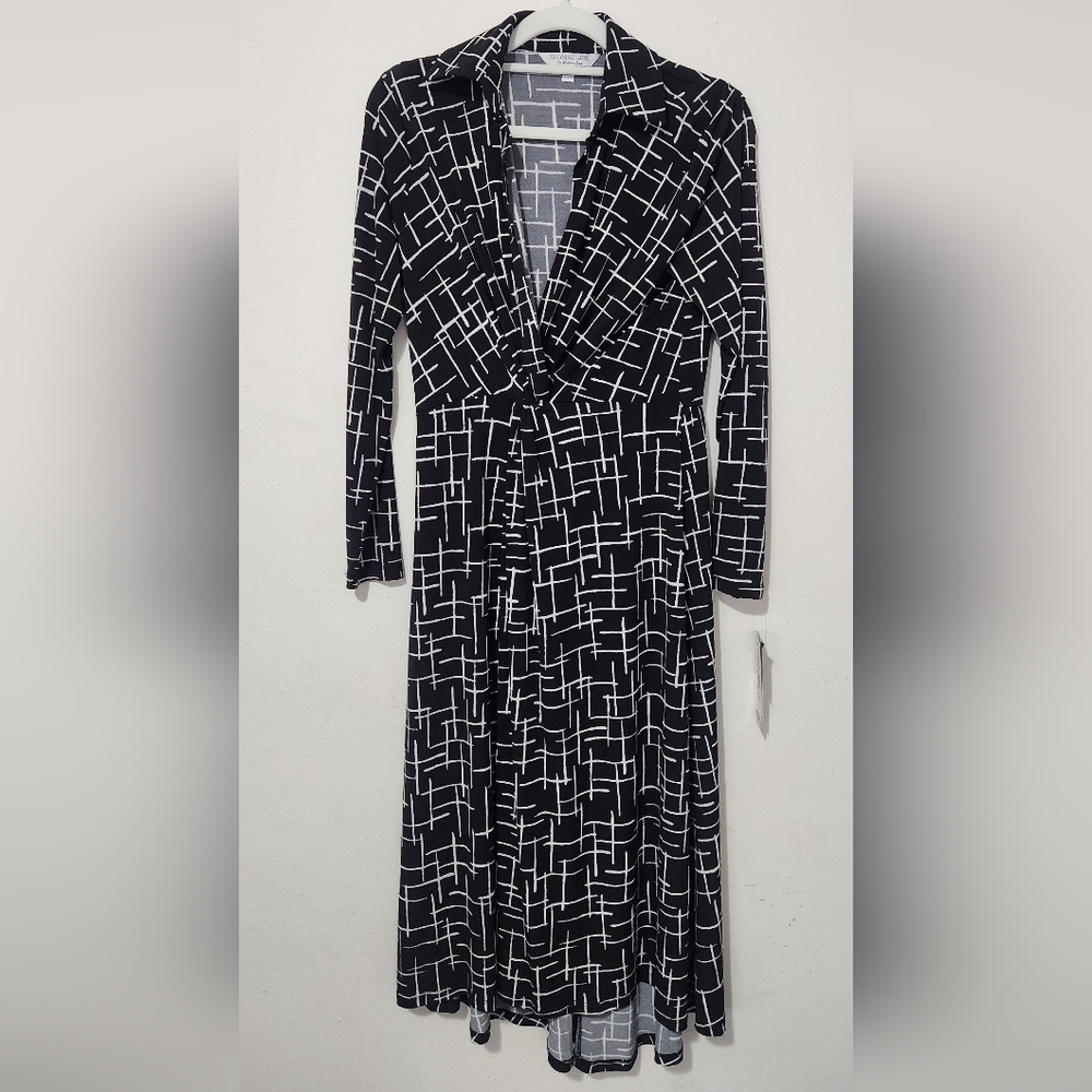 Robbie Bee Black and White Geometric Long Sleeve Dress